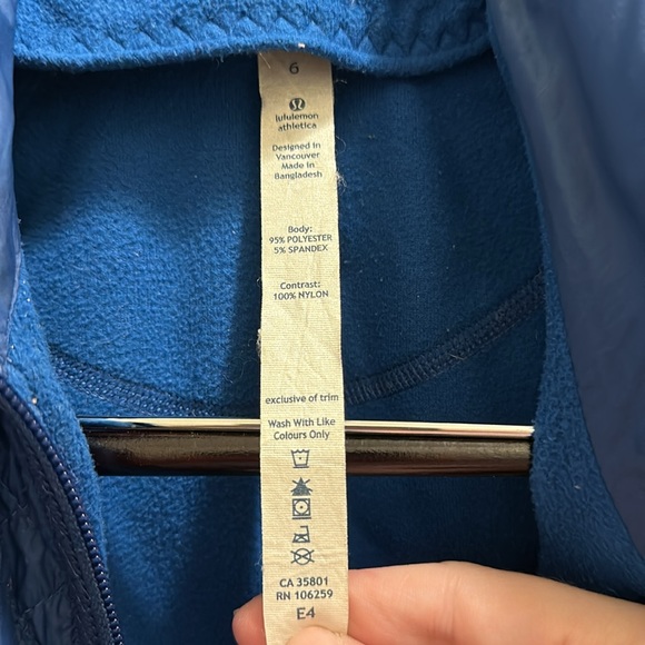 Lululemon Run: Bundle Up Jacket in Limitless Blue | size 6 - Picture 9 of 16
